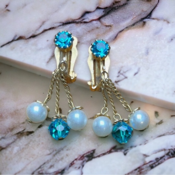 Vintage Clip On Dangling Earrings - Picture 1 of 7